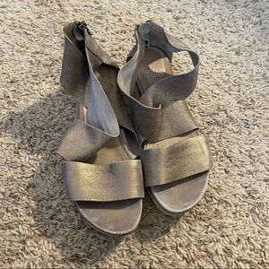 EILEEN FISHER • sport platform  taupe sandals 7.5
